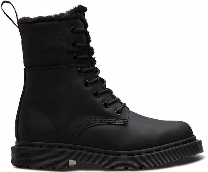 malé černé šaty pro dámy